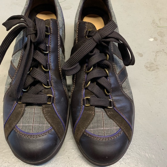 Louis Vuitton men’s sneaker - Picture 1 of 5